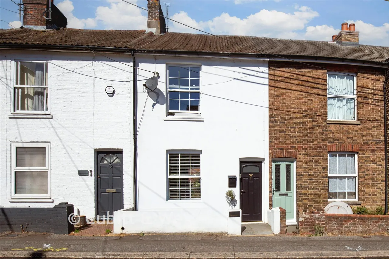 2 bed house for sale, Mill Road, Burgess Hill, RH15