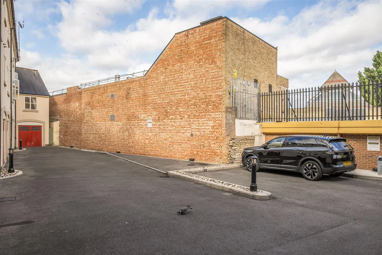 Chapel Mews, Chippenham, SN15, photo 21