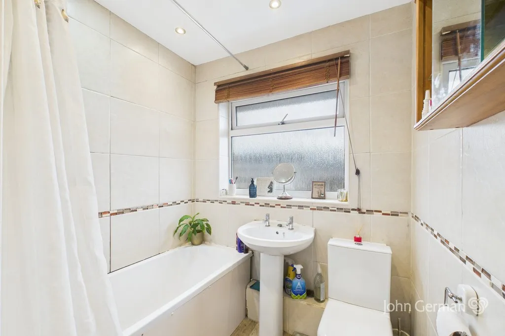 Willow Road, Barton-under-Needwood, photo 15