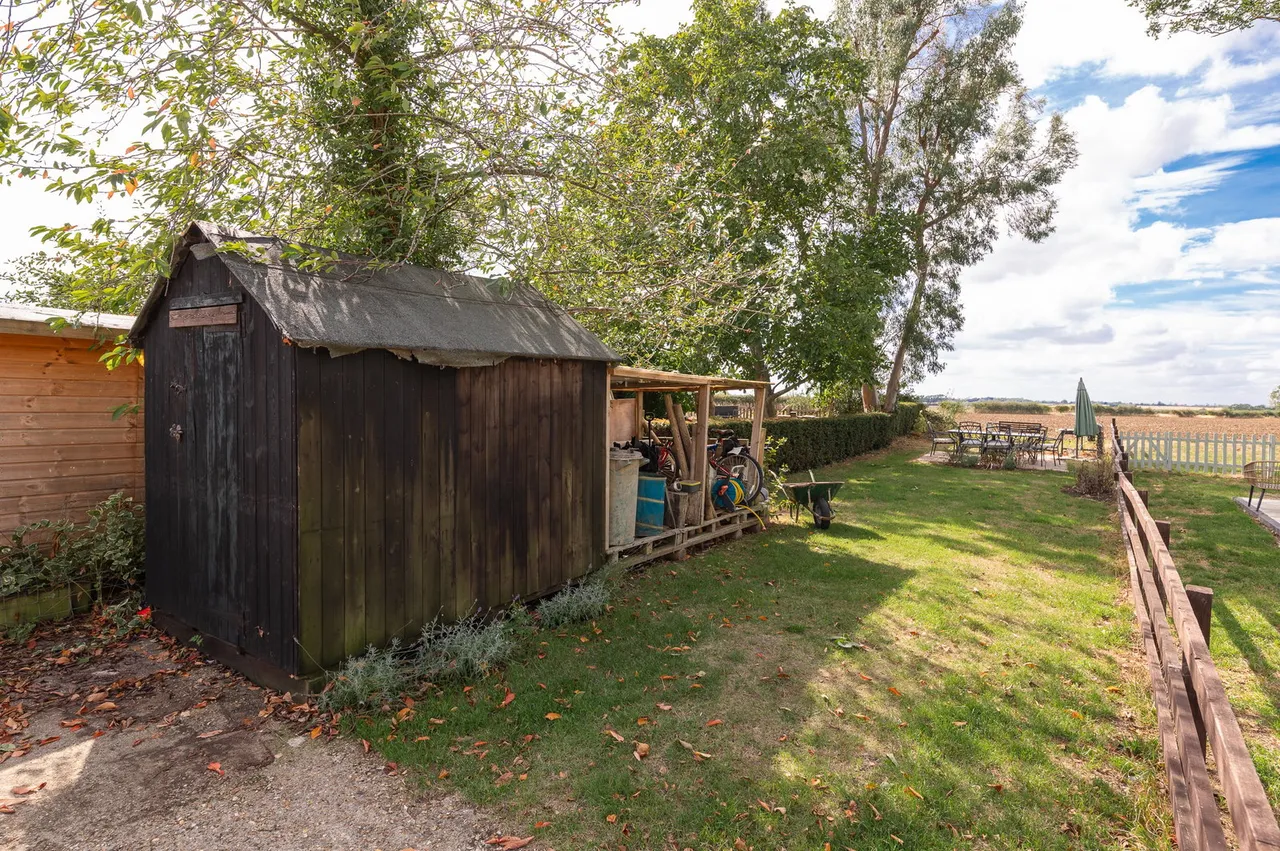 Station Row, Tilbrook, photo 27