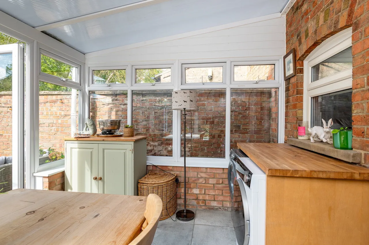 Station Row, Tilbrook, photo 15