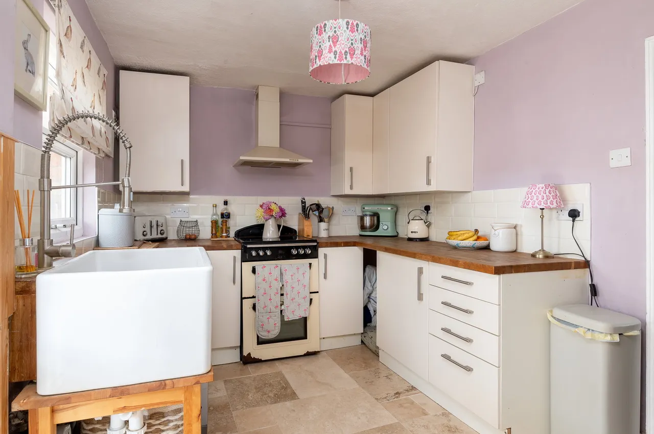 Station Row, Tilbrook, photo 10