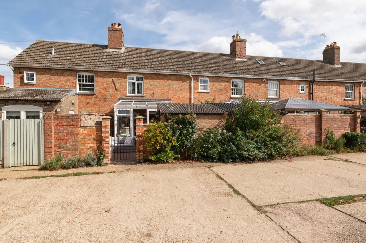 Station Row, Tilbrook, photo 26