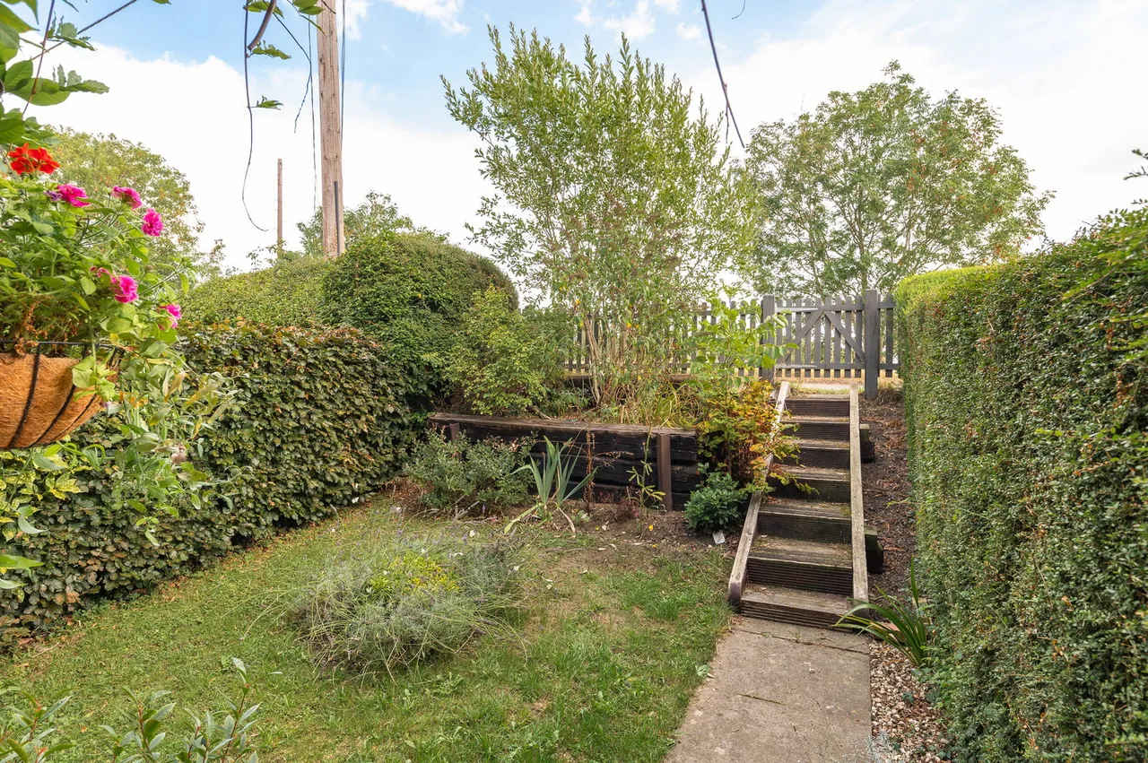 Station Row, Tilbrook, photo 3