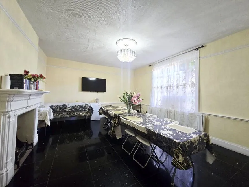 High Street, Stanwell, Surrey, TW19, photo 6