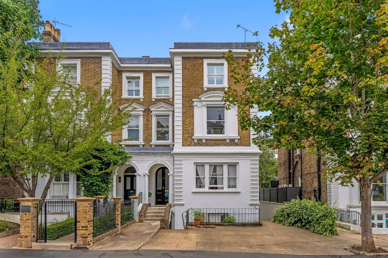 2 bed flat for sale — Marlborough Road, Richmond, TW10 6JT