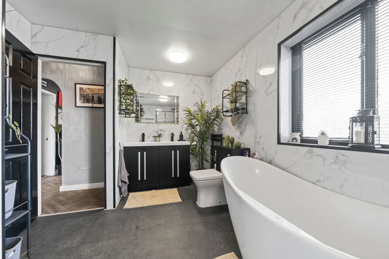 Milldale Road, Leigh, WN7, photo 9
