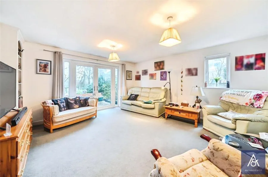 Highfield Court, Brackley, NN13, photo 3