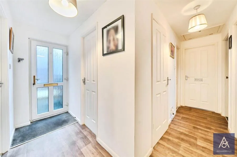 Highfield Court, Brackley, NN13, photo 9