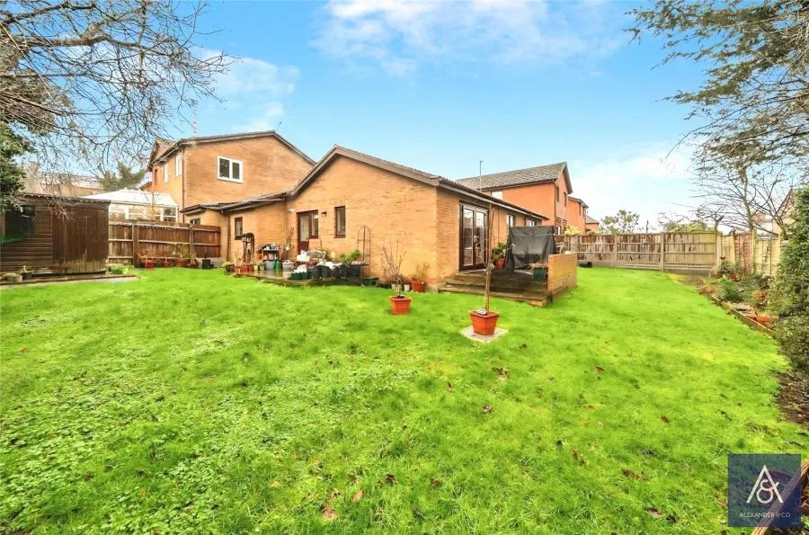 3 bed house for sale, Highfield Court, Brackley, NN13