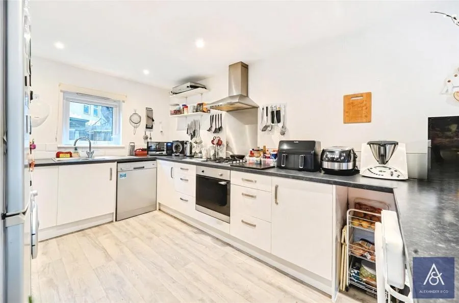 Highfield Court, Brackley, NN13, photo 6
