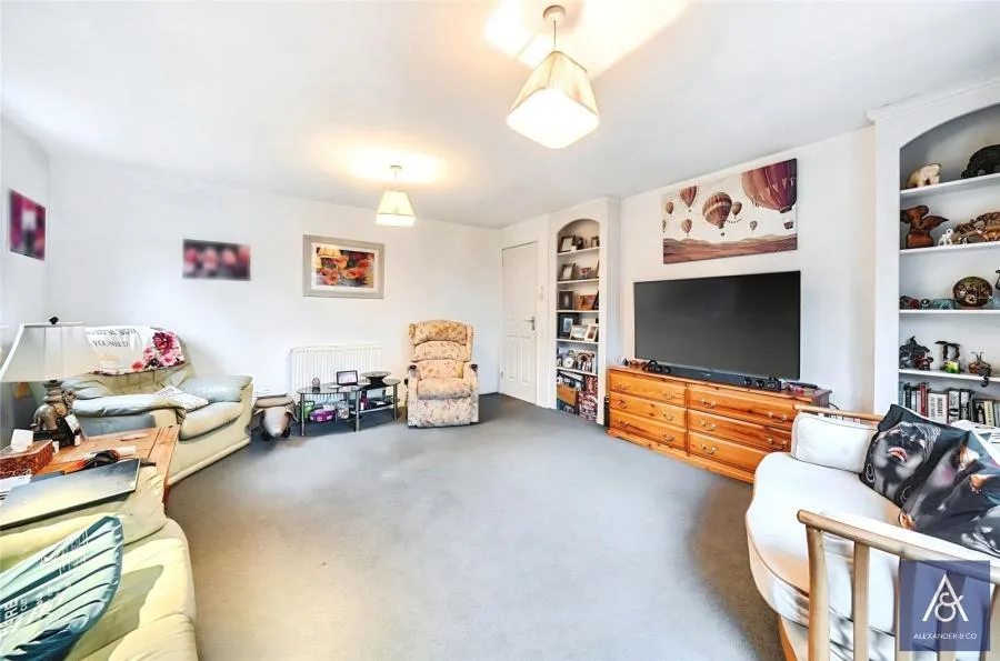 Highfield Court, Brackley, NN13, photo 5