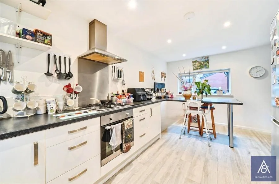 Highfield Court, Brackley, NN13, photo 4