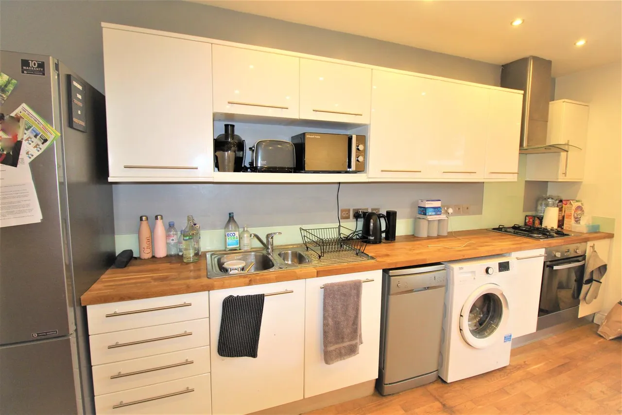 Brighton Road, South Croydon, CR2, photo 2
