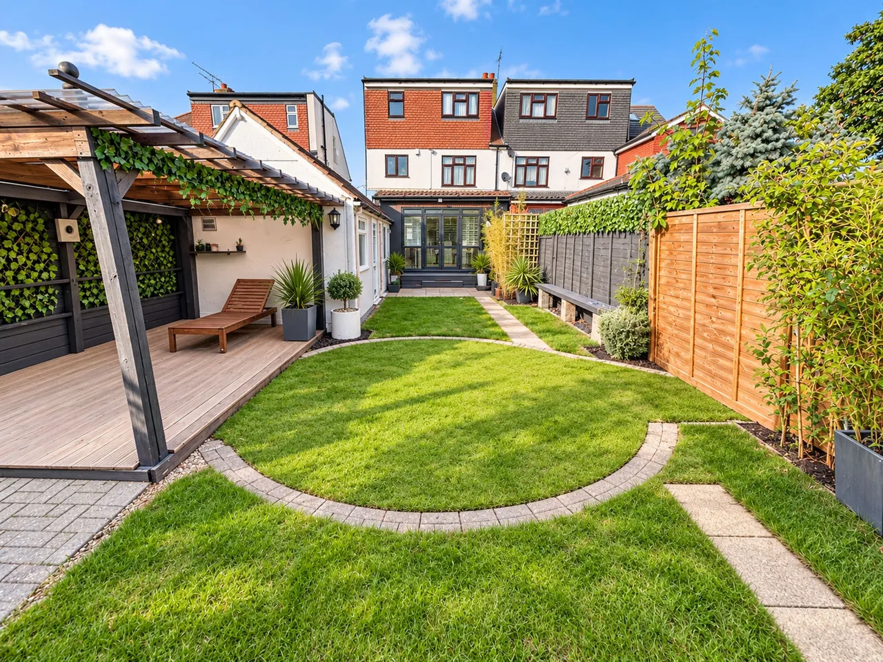 St. Clair Close, Ilford, IG5, photo 4