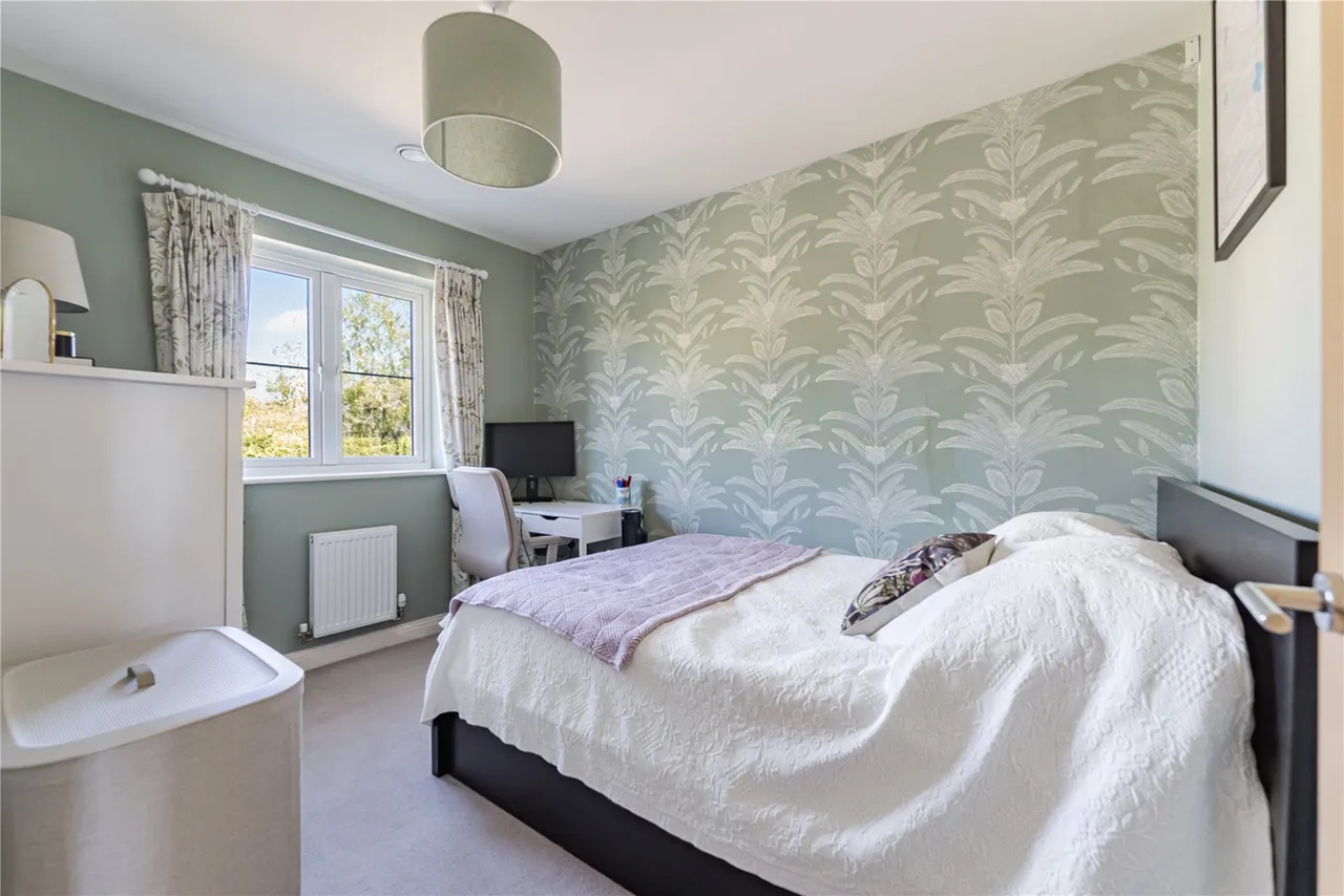 Brookwood Farm Drive, Knaphill, GU21, photo 11