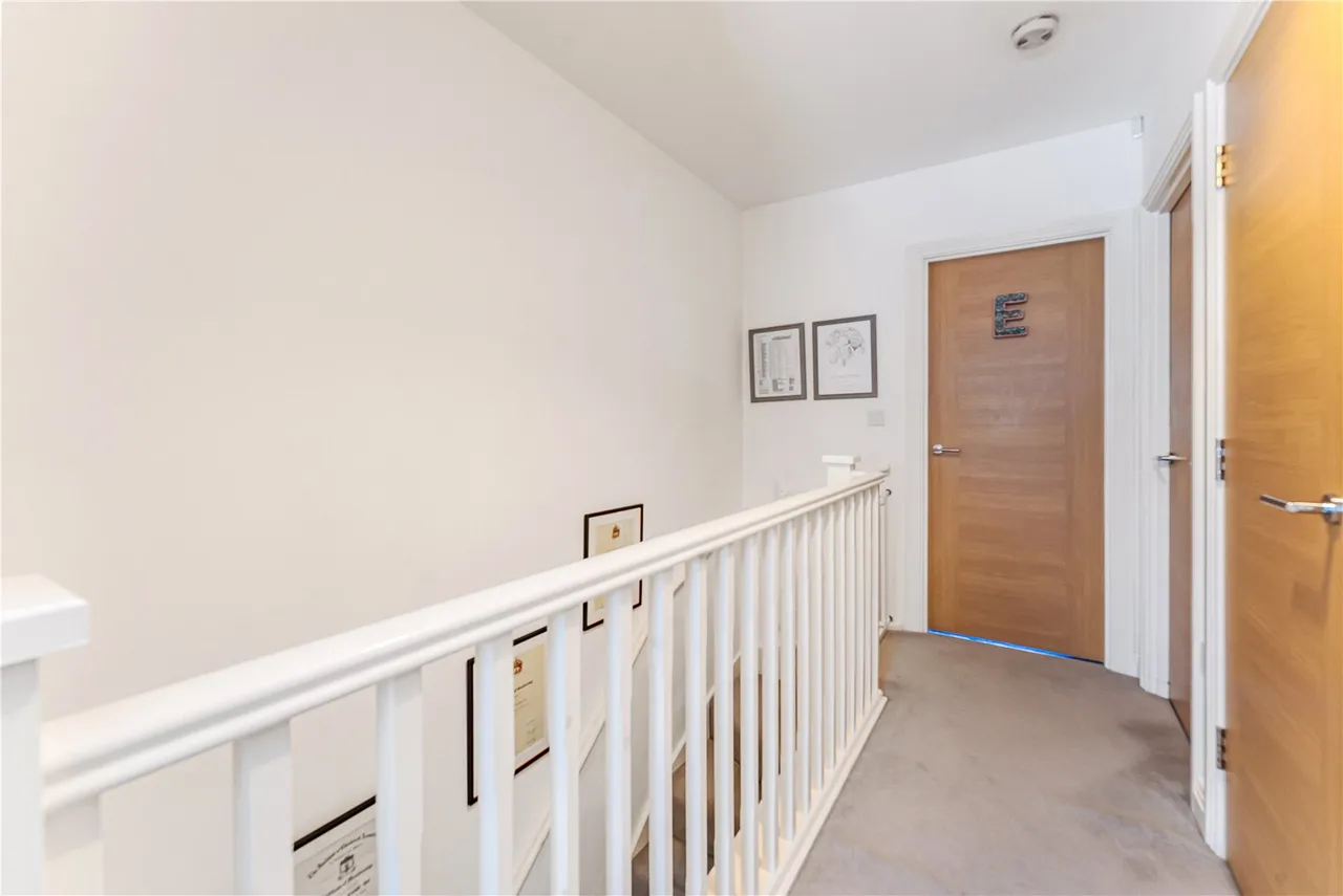 Brookwood Farm Drive, Knaphill, GU21, photo 8