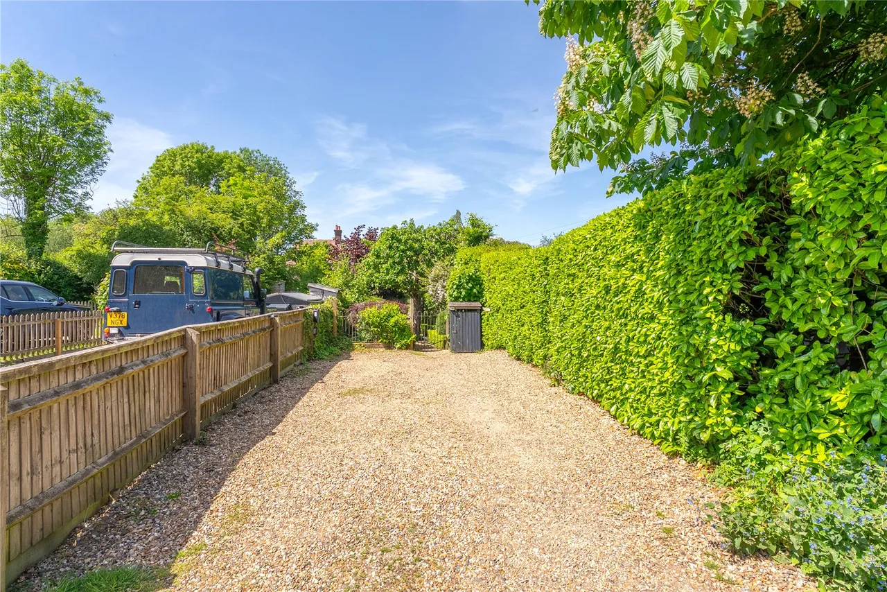 Buckland Common, Tring, photo 6