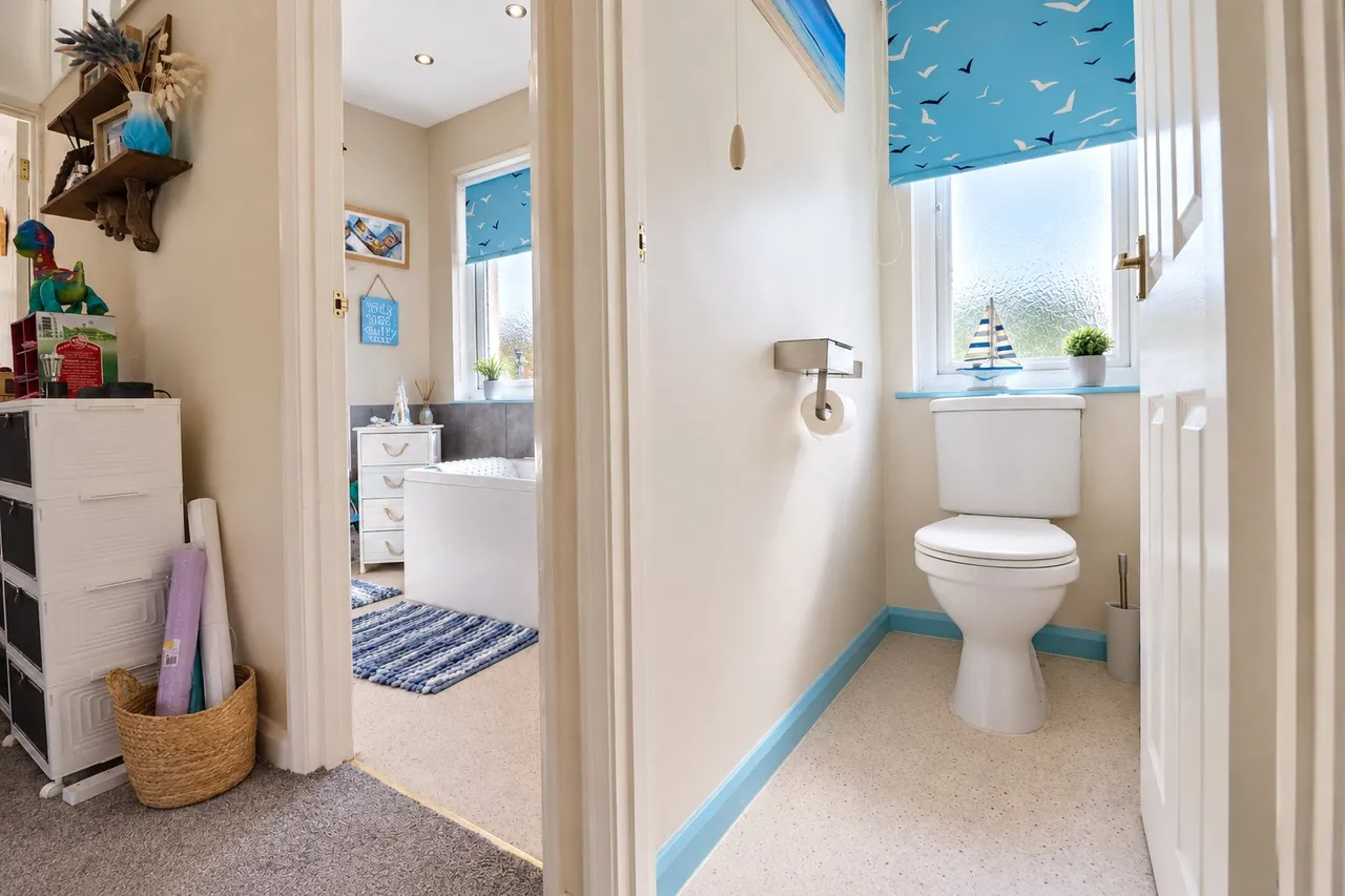 Hugh Squier Avenue, South Molton, EX36, photo 11