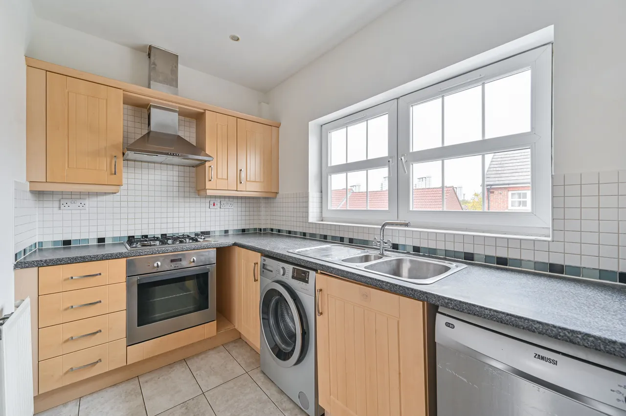 London, SE28, photo 6