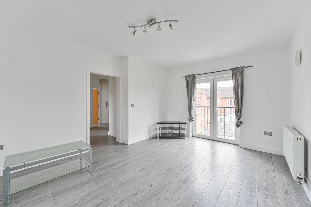 2 bed flat for sale, London, SE28