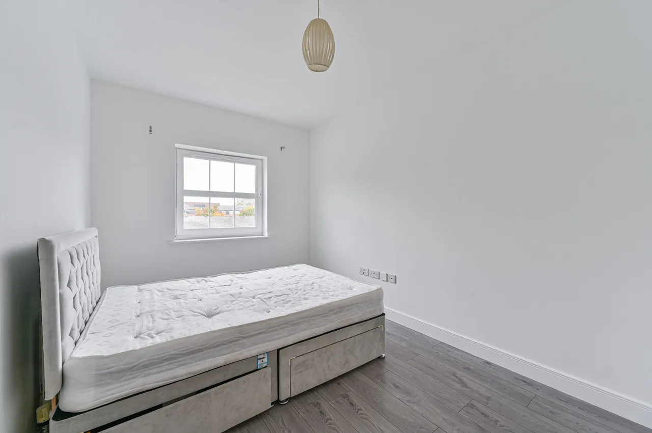 London, SE28, photo 8