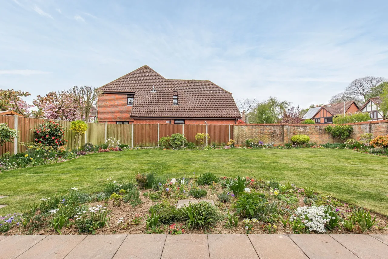 Spacious Living in Thorpe End, photo 17