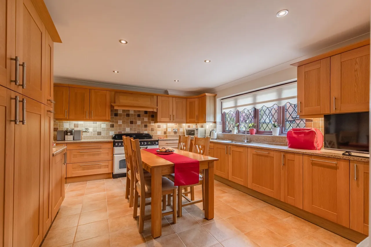 Spacious Living in Thorpe End, photo 2