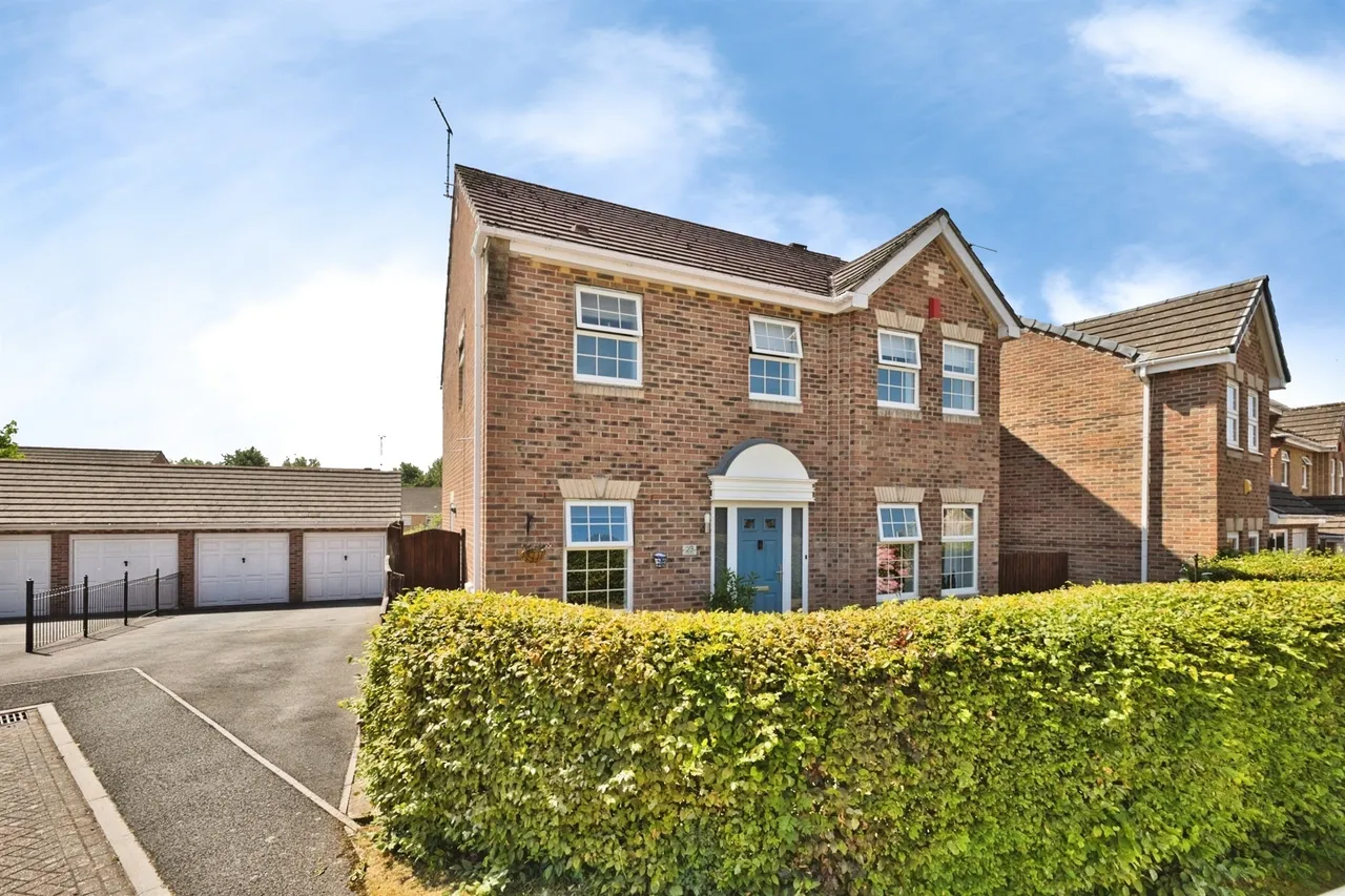 4 bed house for sale — Campion Drive, Yeovil