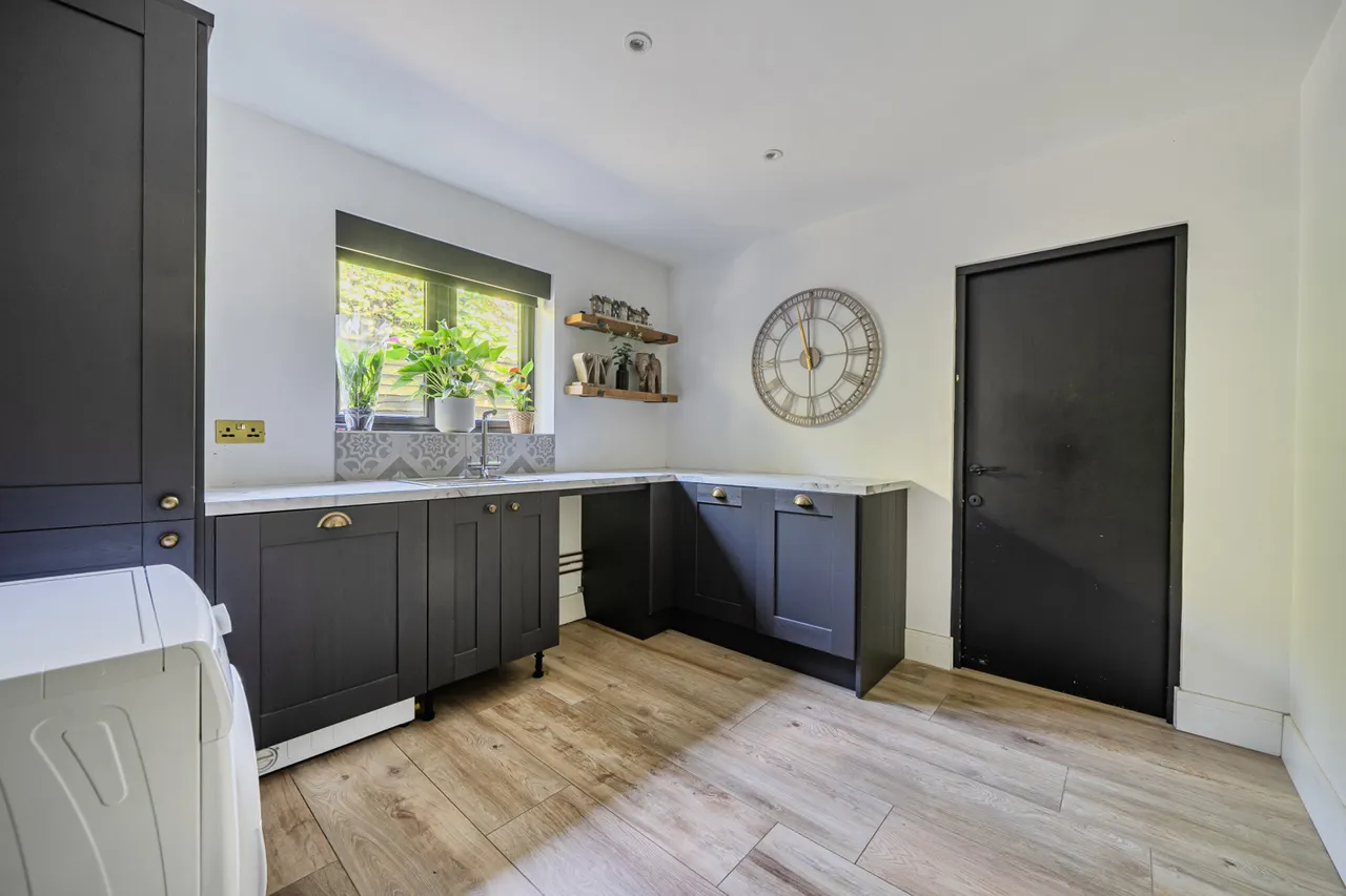 Winkers Close, Chalfont St. Peter, SL9, photo 13