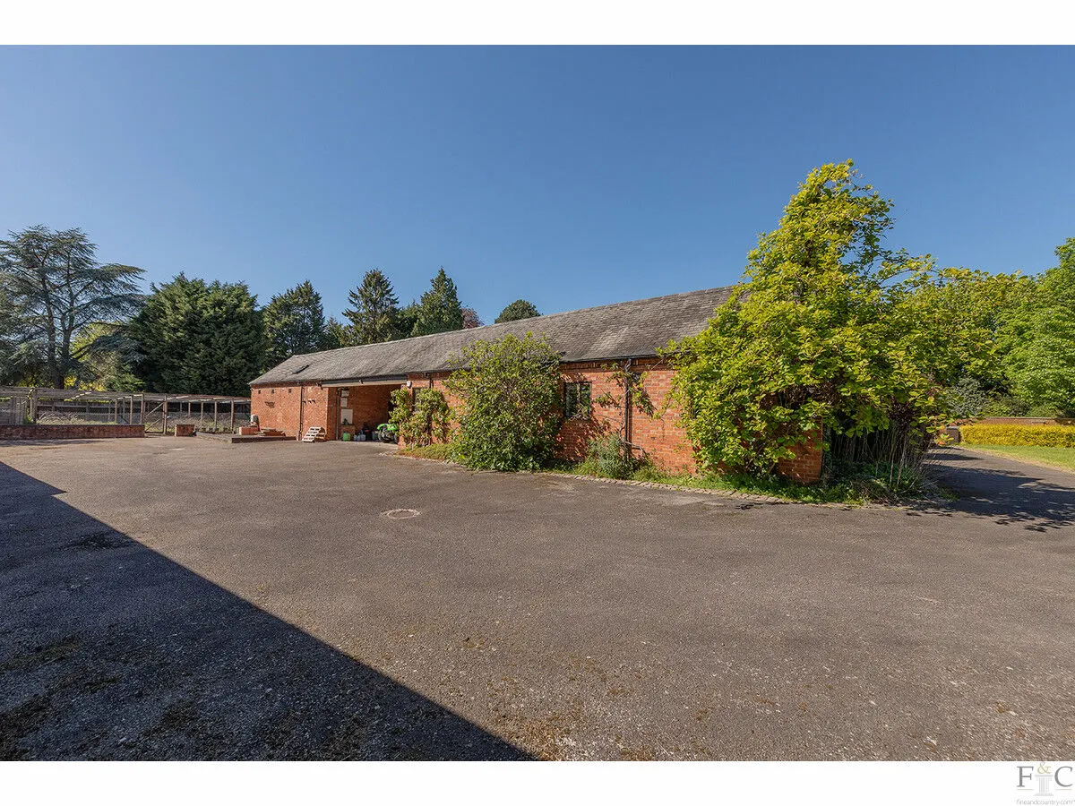 Knighton Grange Road, Leicester, LE2, photo 39