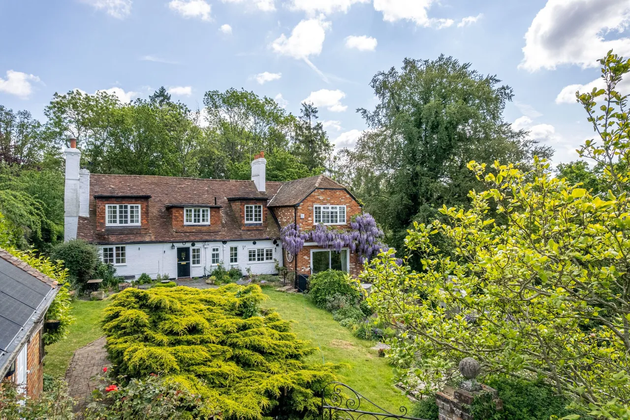 Poor Ridge Cottage The Ridges, Finchampstead, Wokingham, RG40 3SL, photo 4