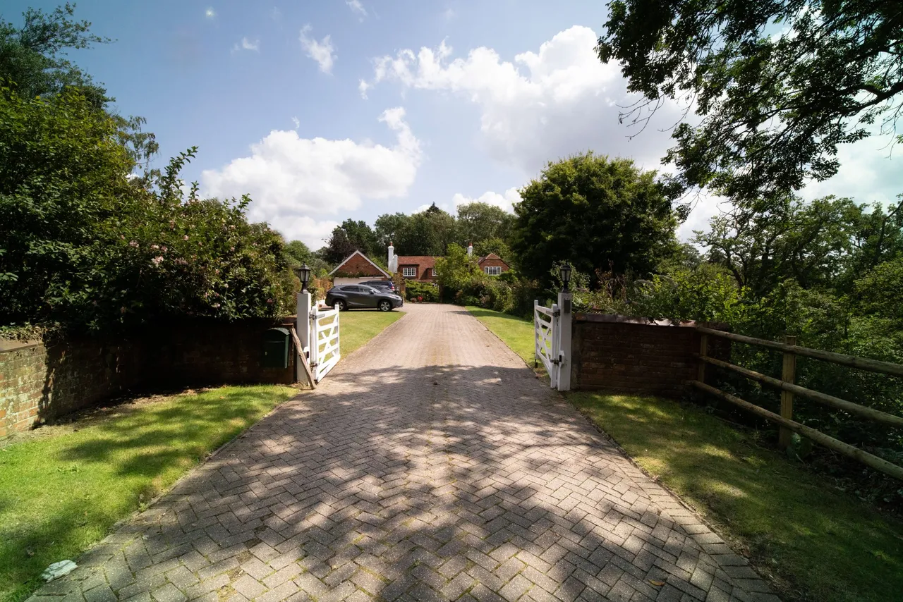 Poor Ridge Cottage The Ridges, Finchampstead, Wokingham, RG40 3SL, photo 9