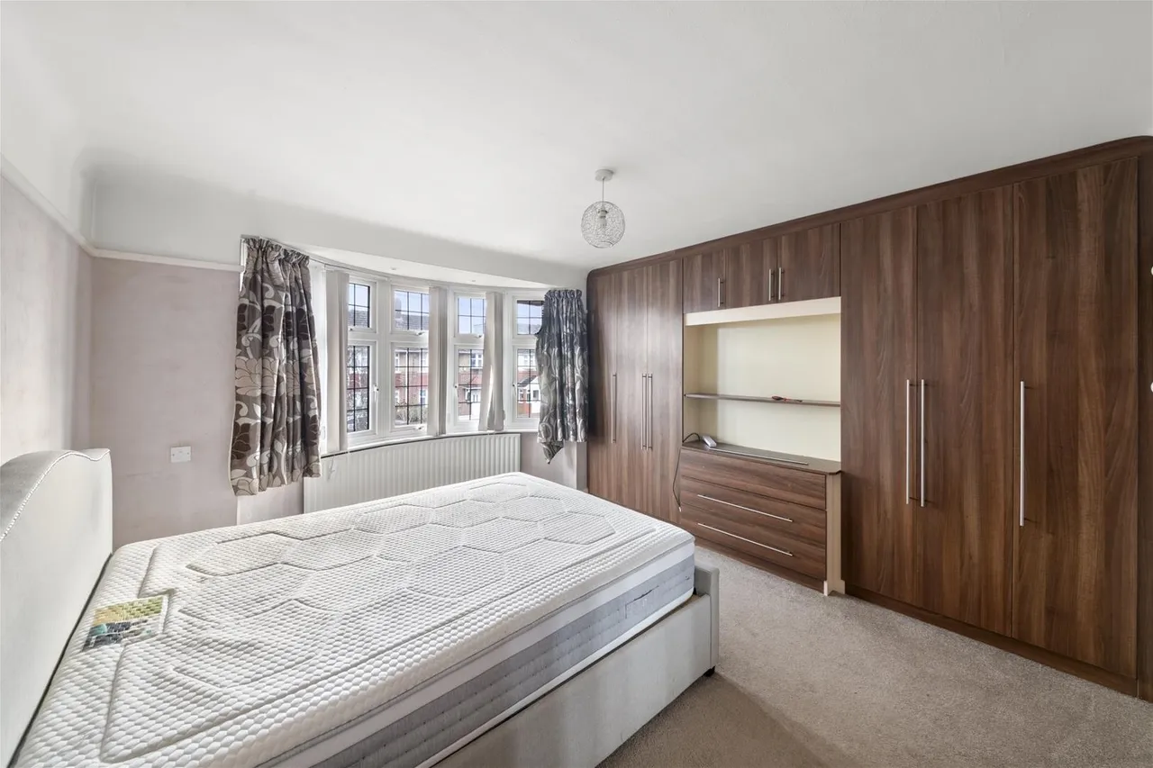 Shelley Crescent, Hounslow, photo 11