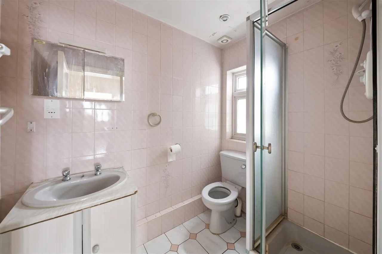 Shelley Crescent, Hounslow, photo 5