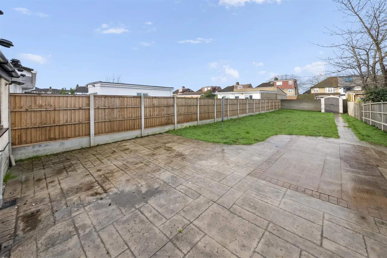 Shelley Crescent, Hounslow, photo 12