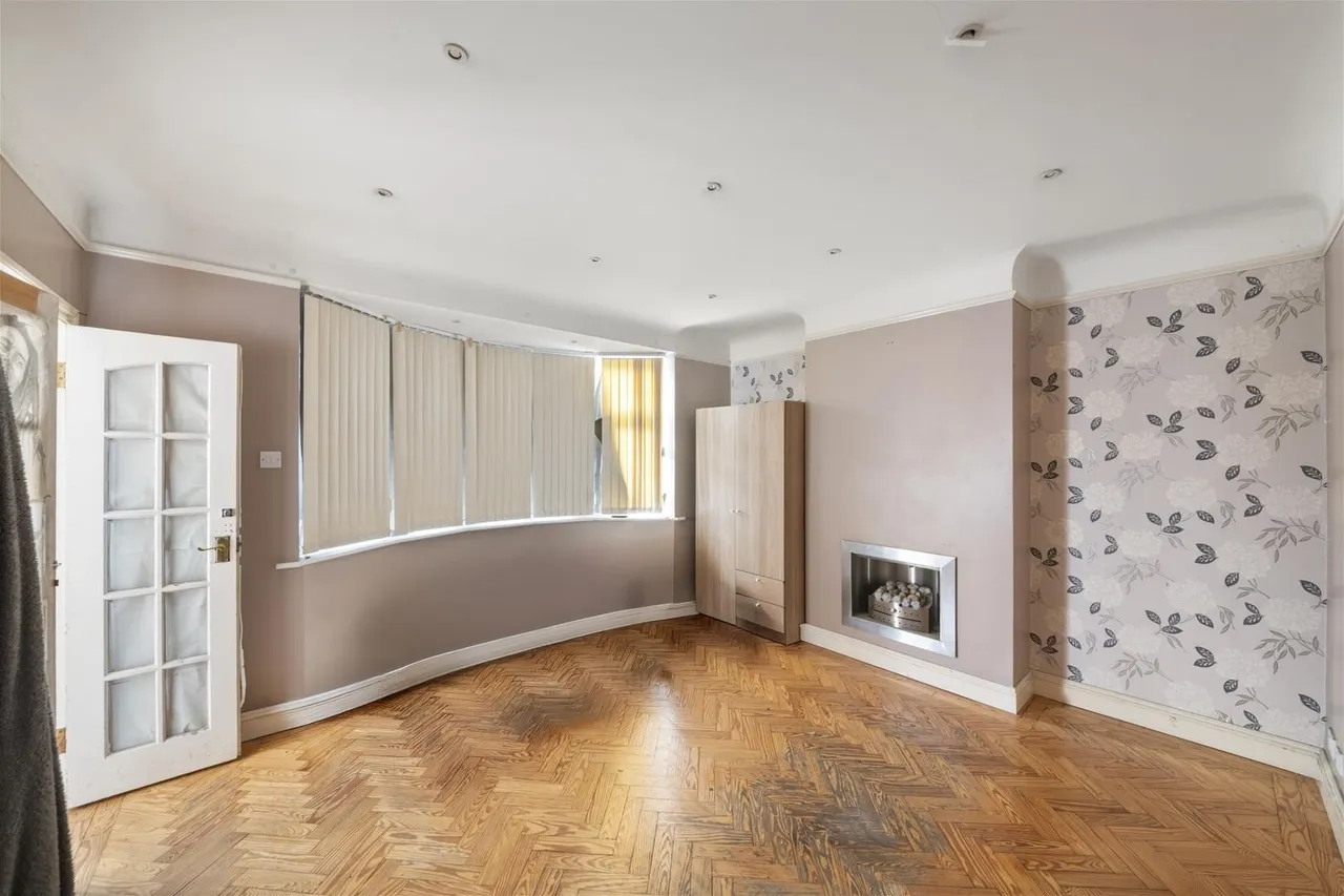 Shelley Crescent, Hounslow, photo 2
