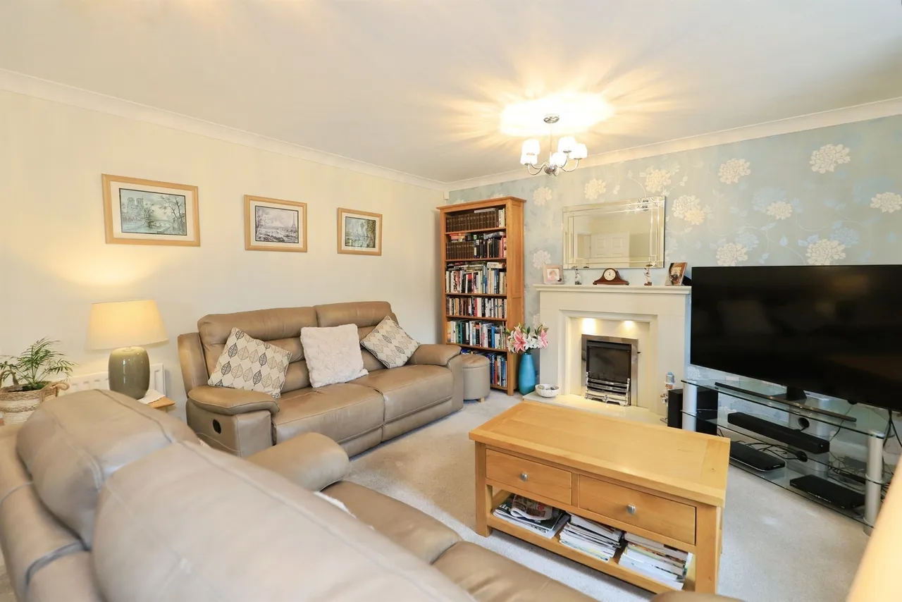 Ewloe Close, Kidderminster, photo 6