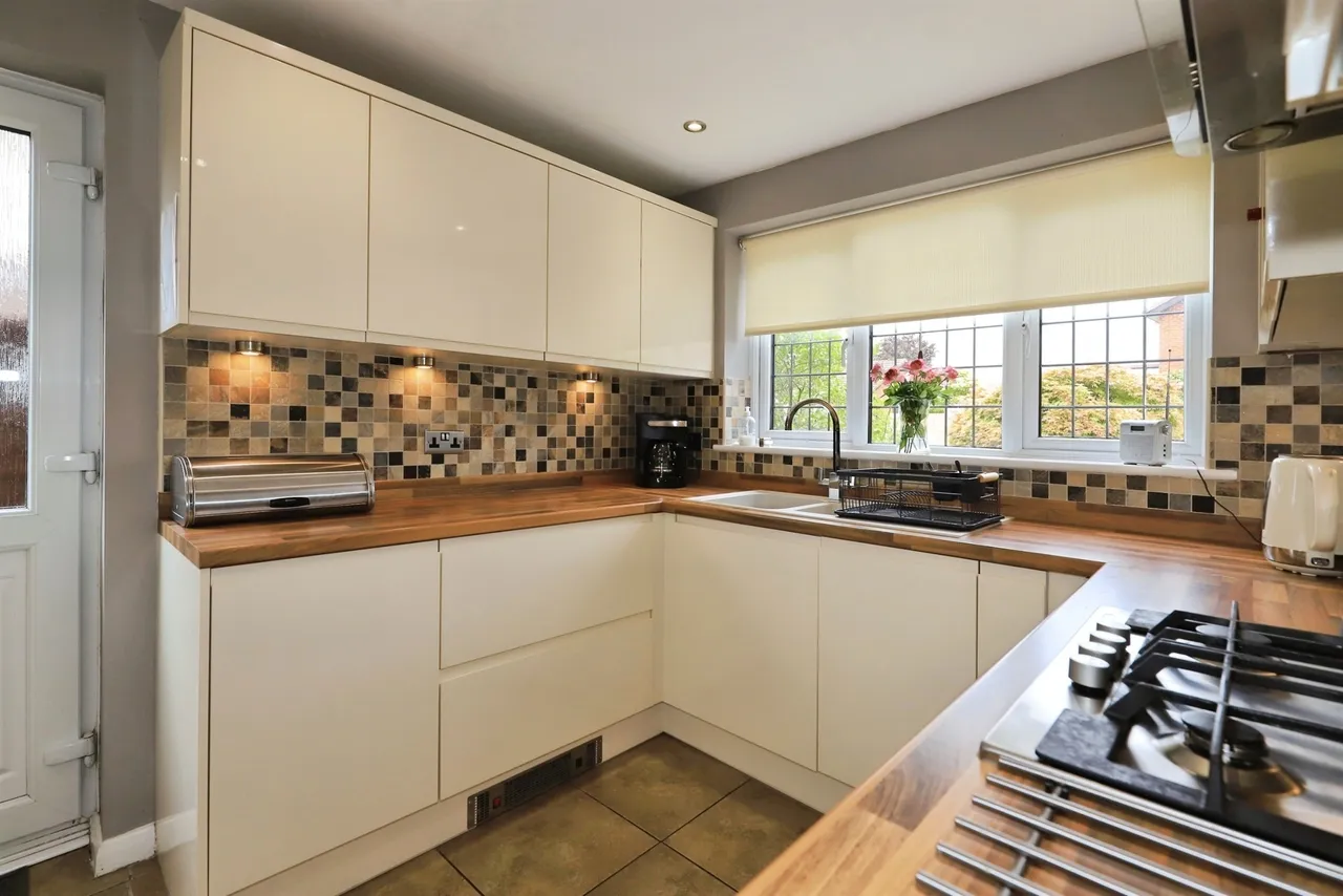 Ewloe Close, Kidderminster, photo 9