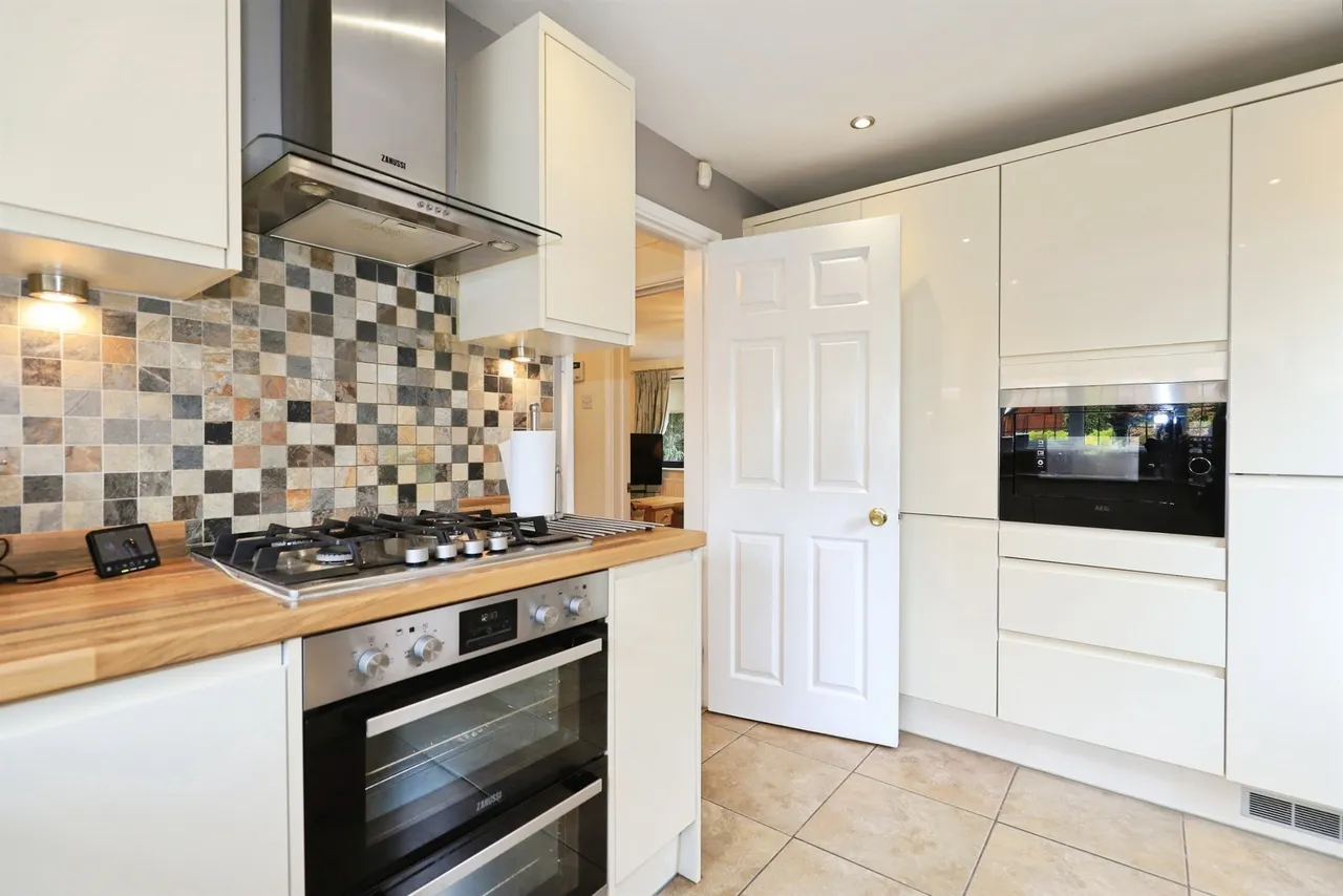 Ewloe Close, Kidderminster, photo 11