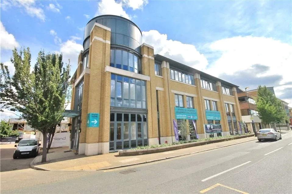 1 bed flat to rent, London Road, Staines-upon-Thames, TW18