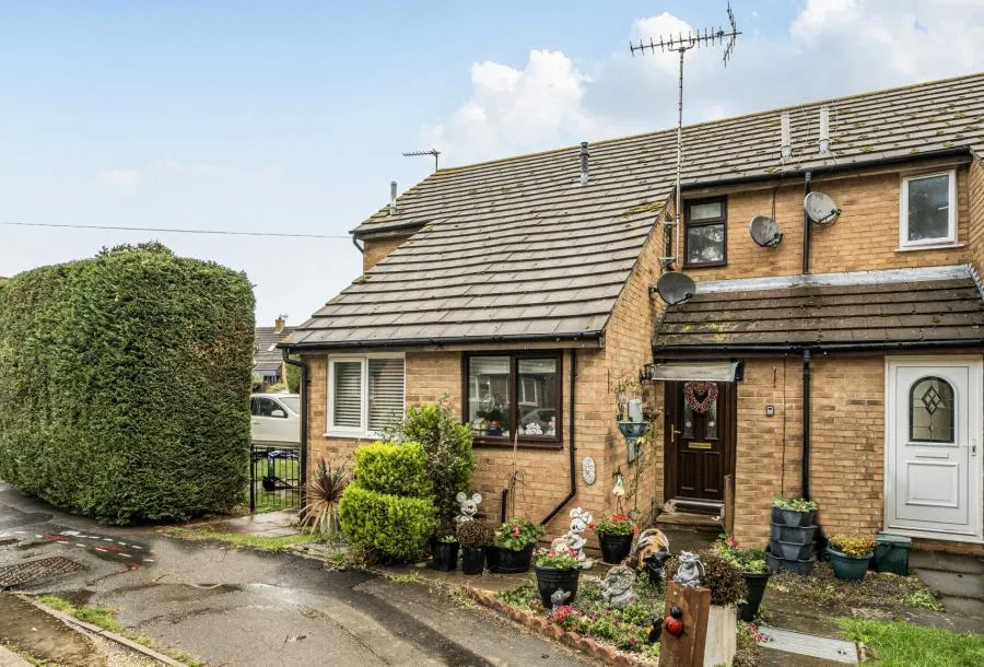 1 bed house for sale, Redwood Court, Northway, GL20
