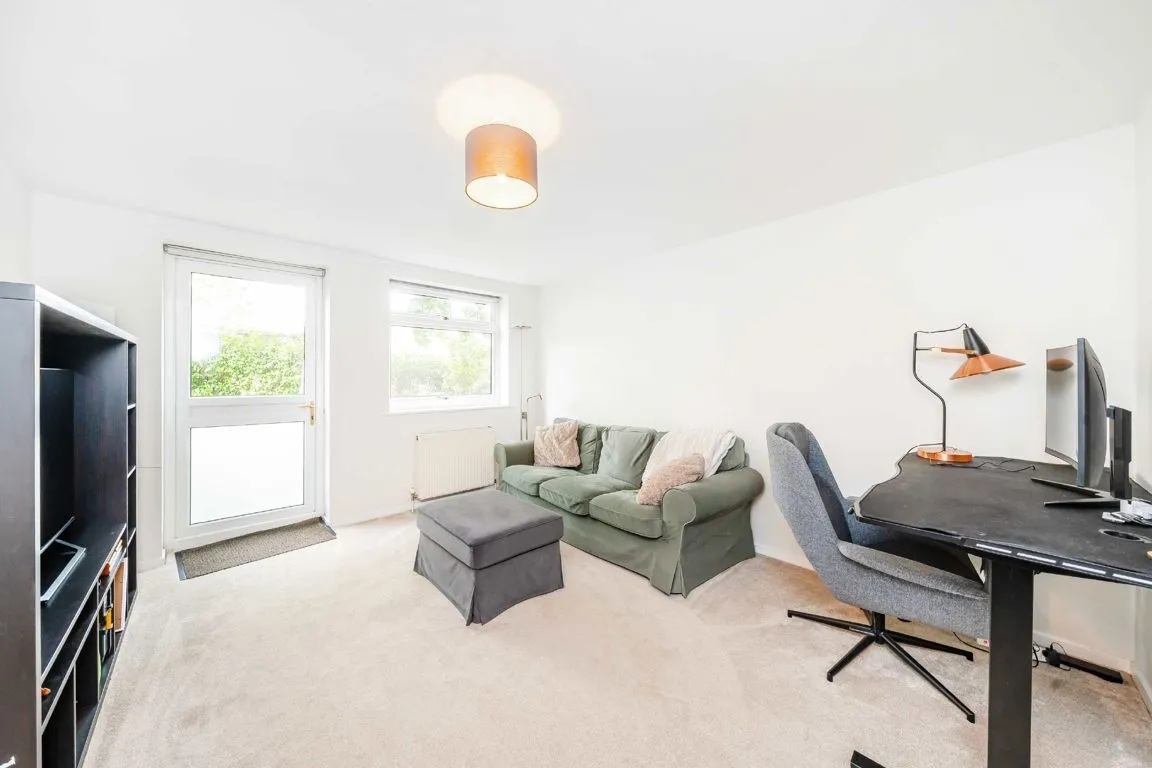 Harrowdene Gardens, TW11, photo 2