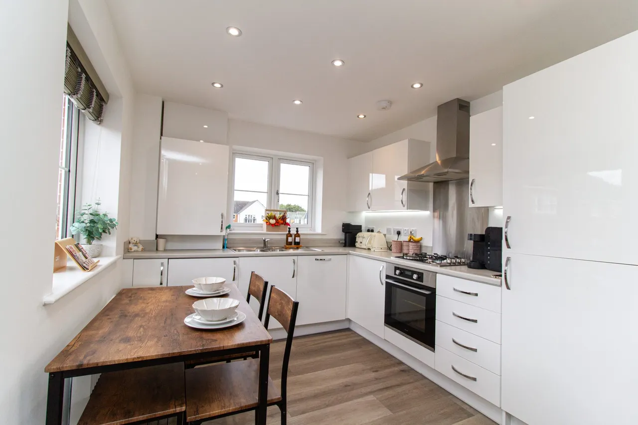 Sayers House Newton Drive, Church Crookham, Fleet, GU52 8BL, photo 3