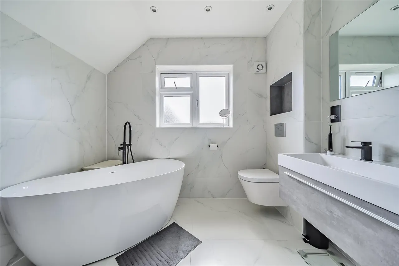 Cedar Avenue, Ruislip, Middlesex, HA4 6UJ, photo 13