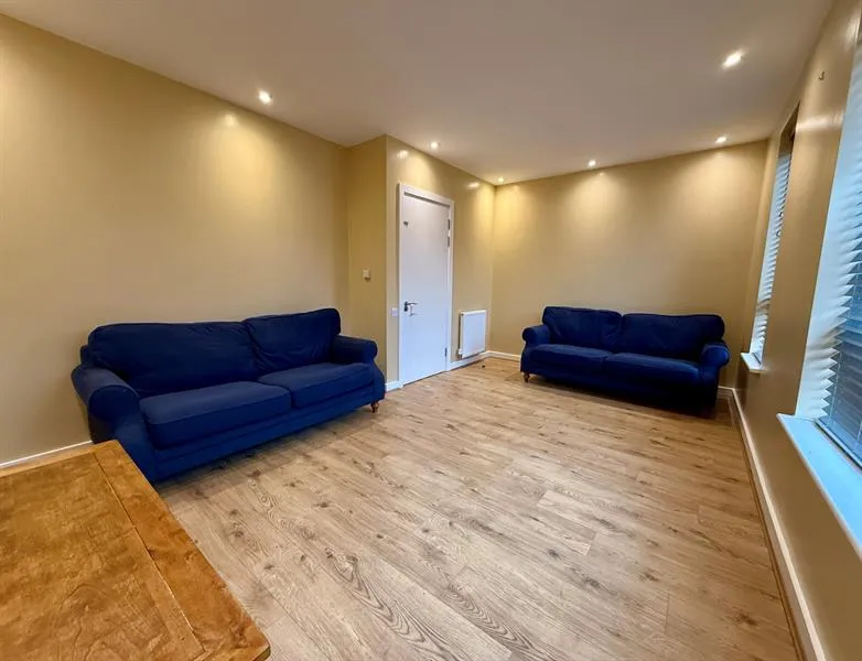 Pennington Gardens, Cheadle, photo 9