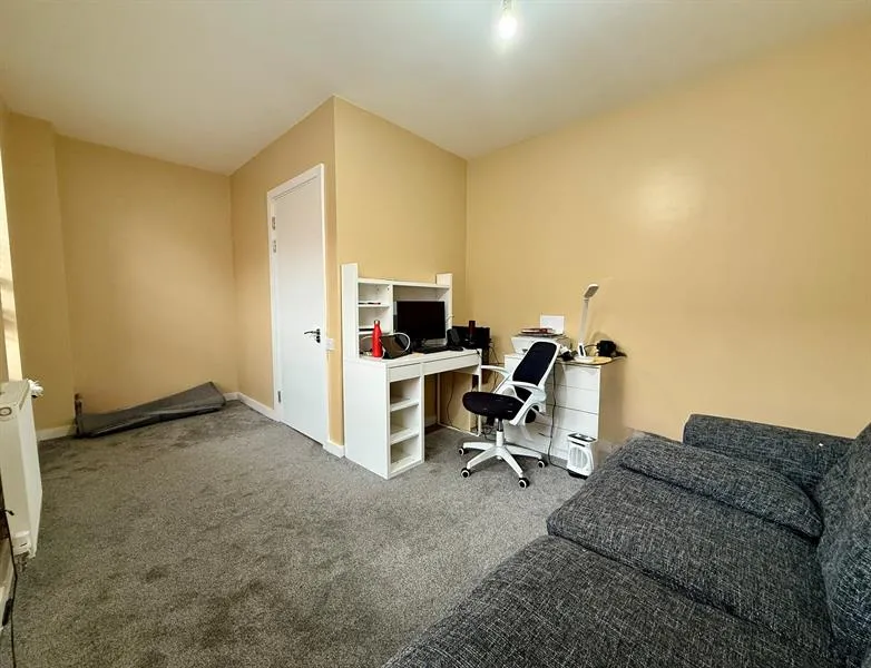 Pennington Gardens, Cheadle, photo 13