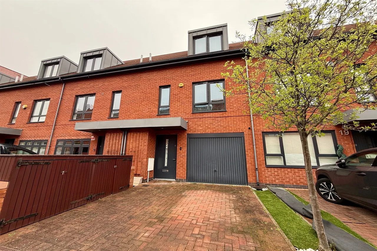 4 bed house to rent, Pennington Gardens, Cheadle