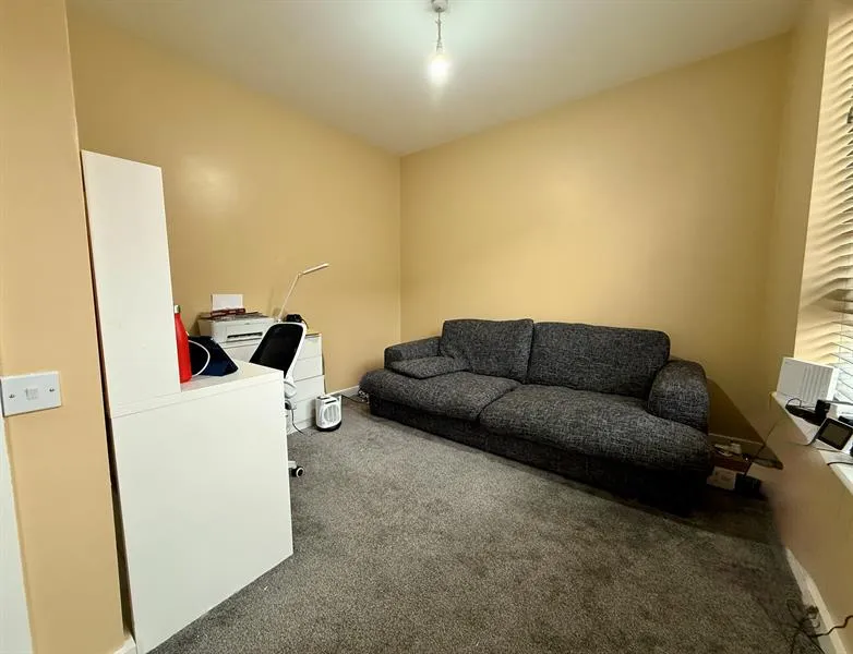 Pennington Gardens, Cheadle, photo 14