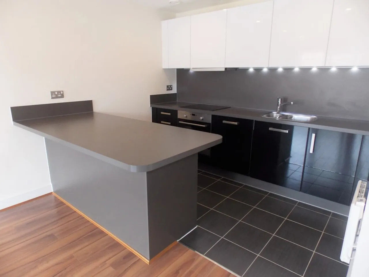 Heron House, Kennet Island, photo 4